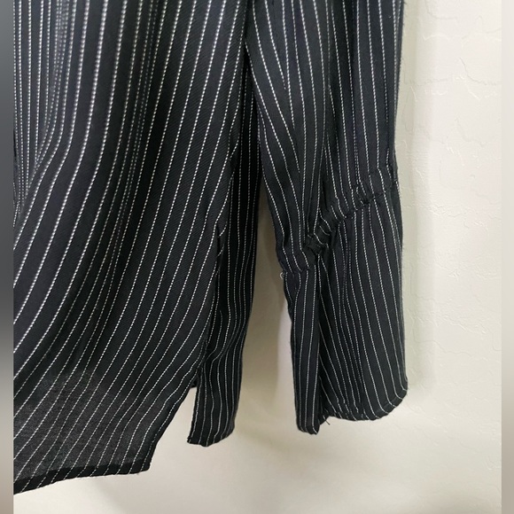 EXPRESS Black and White Pin Stripe Collared Button Down w/ Tie Bell Sleeved - Picture 9 of 10